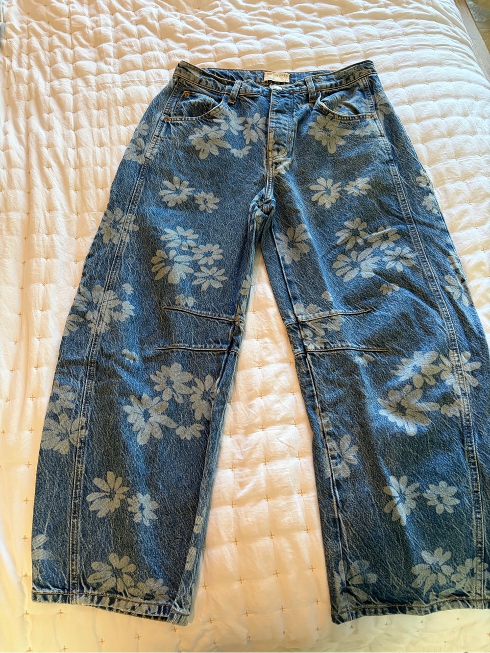 Free People -We The Free Blue Denim Hibiscus Print Barrel Jeans - Picture 4 of 6